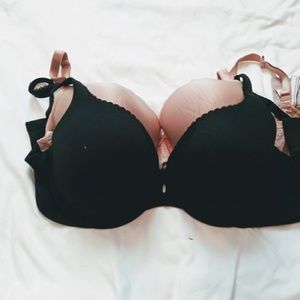 Victoria Secret's bra bundle!